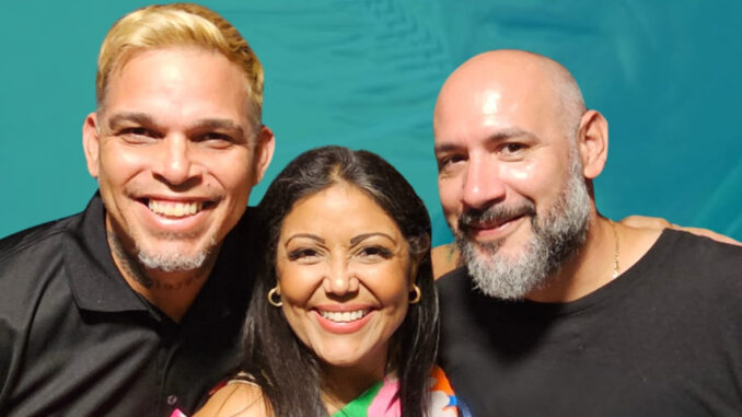 Eduardo Villanueva y Yezenia Cruz